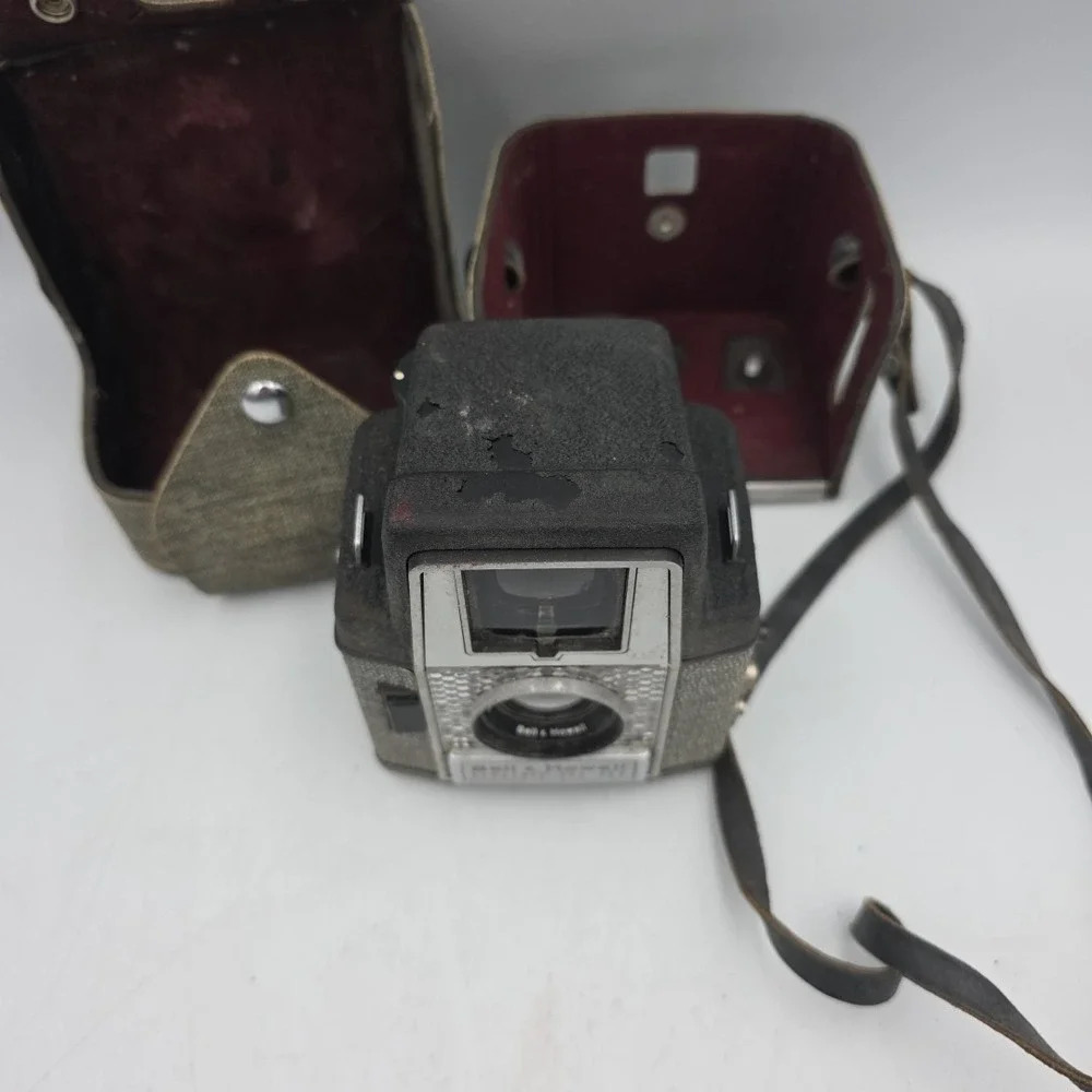 BELL & HOWELL ELECTRIC EYE 127 FILM CAMERA WITH ORIGINAL CASE VINTAGE Untested